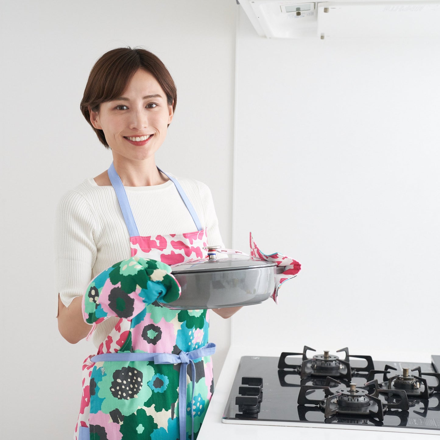 ホルダーエプロン │ レパード ロットフラワーグリーン柄